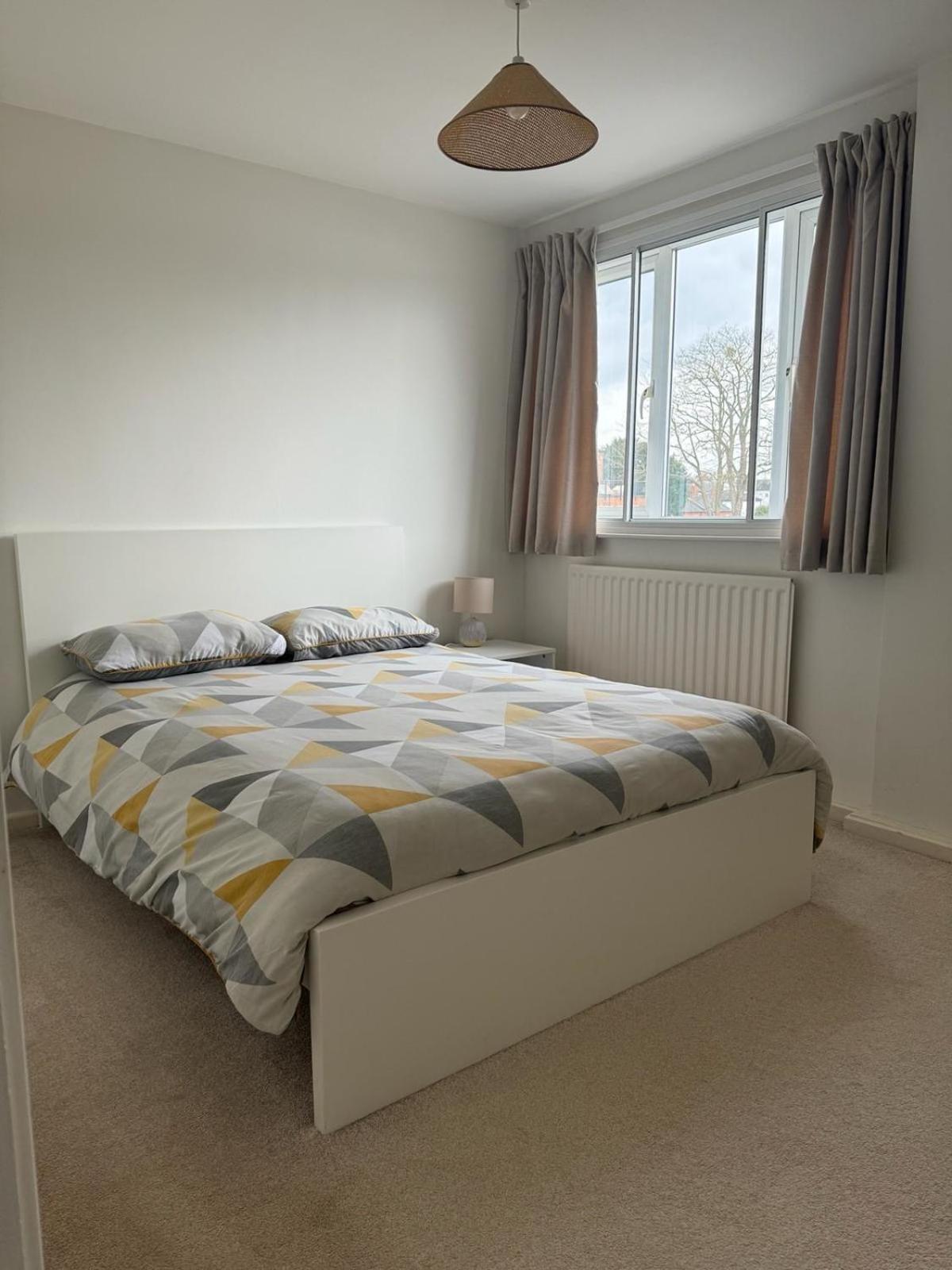 Stratford Upon Avon: 2 Bed Town Centre Apartment, Parking For One Car Kültér fotó